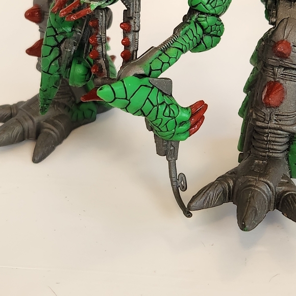 Total Chaos Thorax Green Loose 6" Action Figure McFarlane 1996 Vintage - Picture 6 of 7